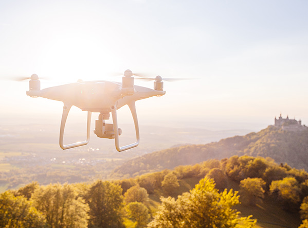 Démoussage de toit par drone à Béthune
